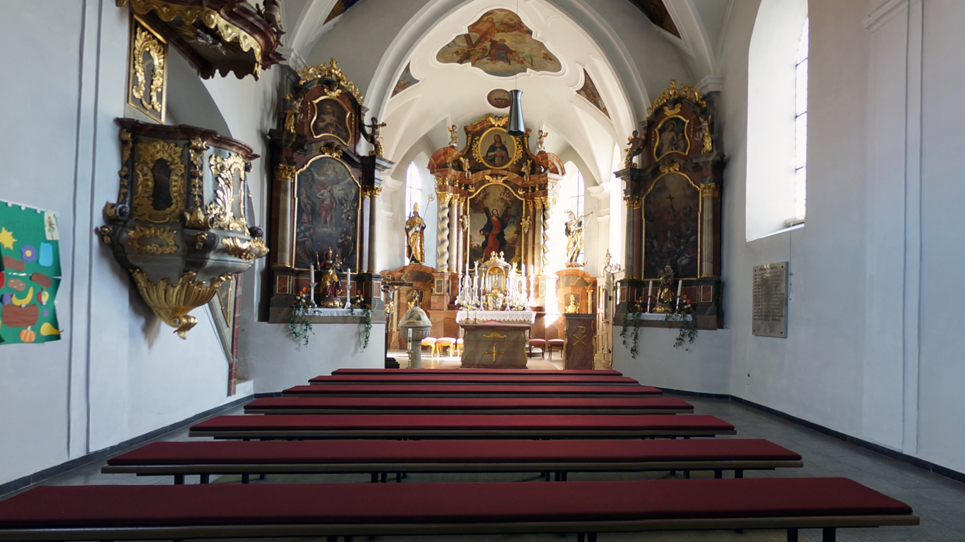 Innenansicht der St. Andreas Kirche Grafling